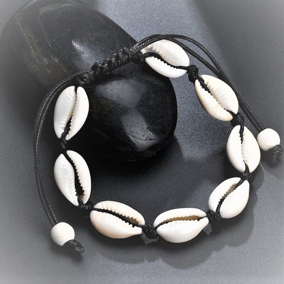 Bracelet de perles de cauris